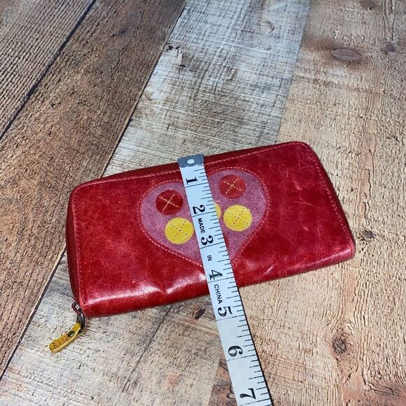 Fossil red leather heart zip around wallet womens. - Picture 11 of 11